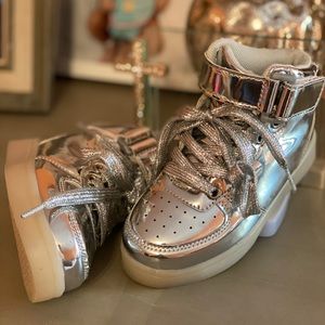 Toddler Girls Silver High Top Light up Sneakers